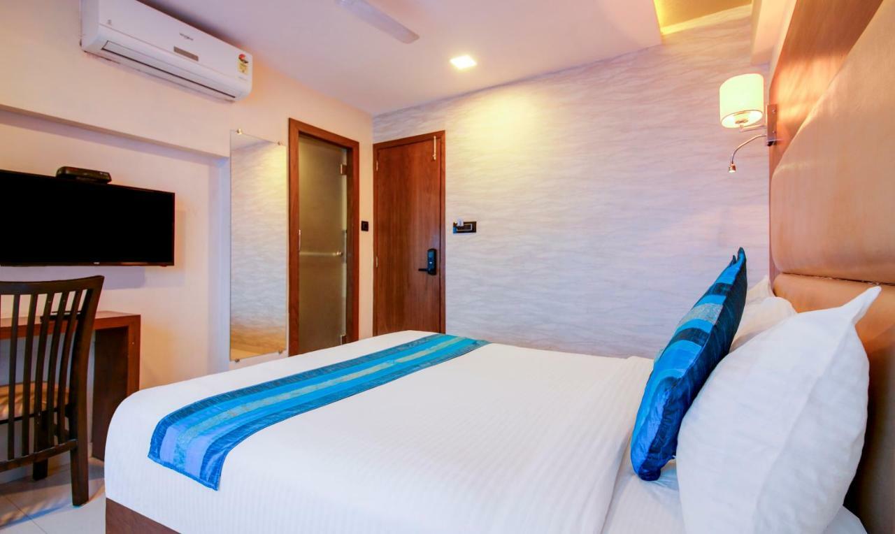 Hotel Oxford Мумбай Екстериор снимка