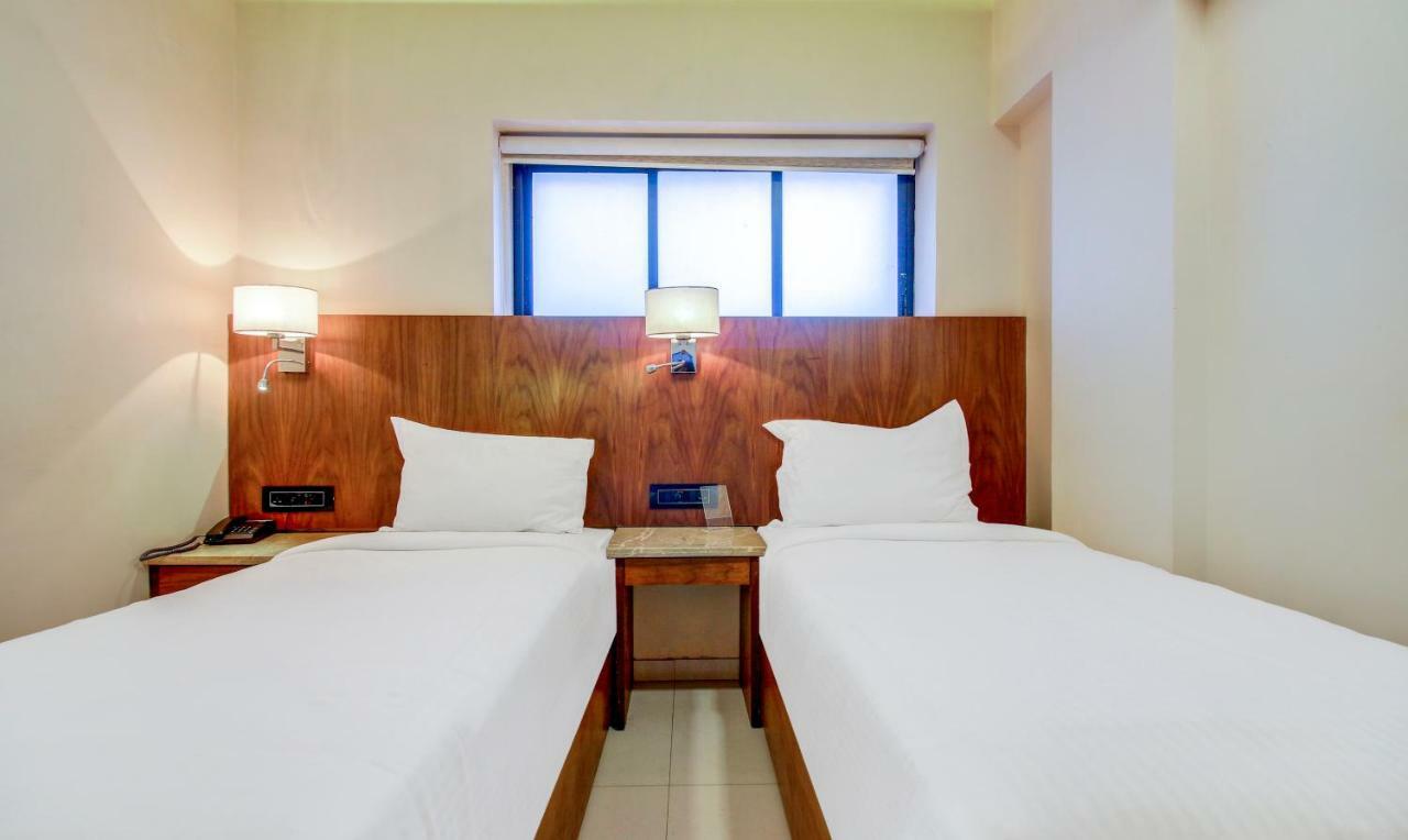 Hotel Oxford Мумбай Екстериор снимка