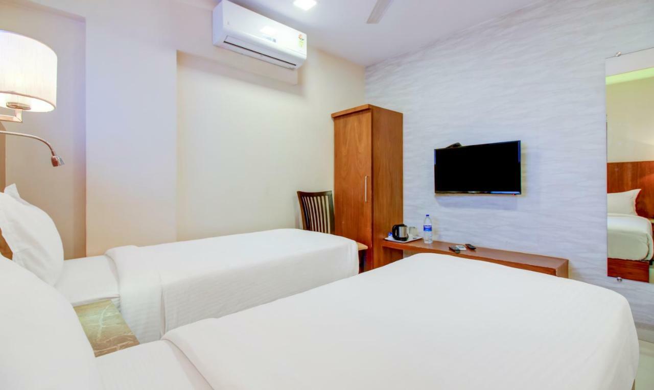 Hotel Oxford Мумбай Екстериор снимка